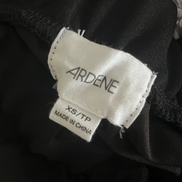 Ardene Women’s button up pants - Picture 2 of 3